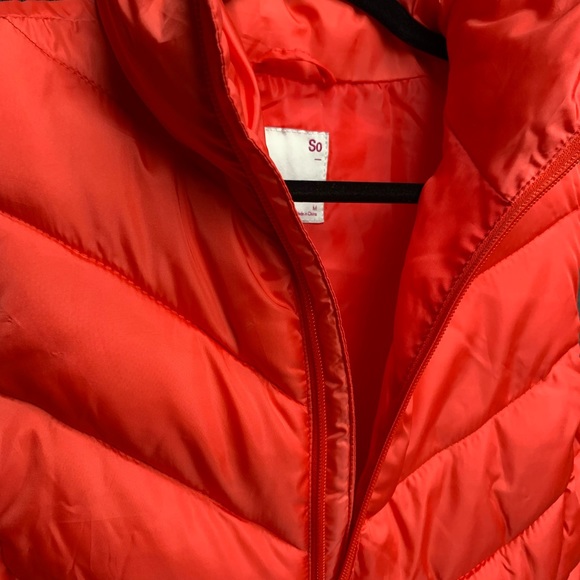 Puffer Vest NWT. Medium SO - Picture 4 of 6